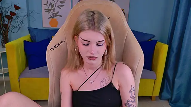 ScarletBlackwood online show from 04-01-26, 04:58