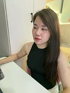 Snapshot of Amy8386 chatting on 06-21-26, 03:34 Amy8386 online show from 06-21-26, 03:34