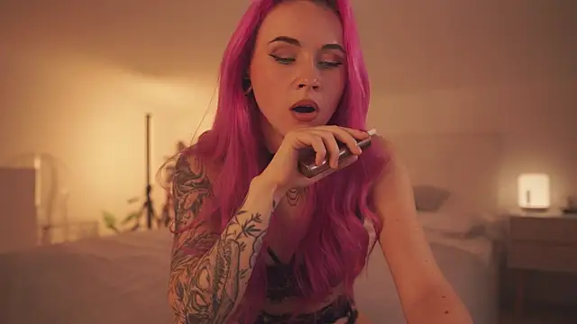 Sarah Pink online show from 02-07-25, 05:18