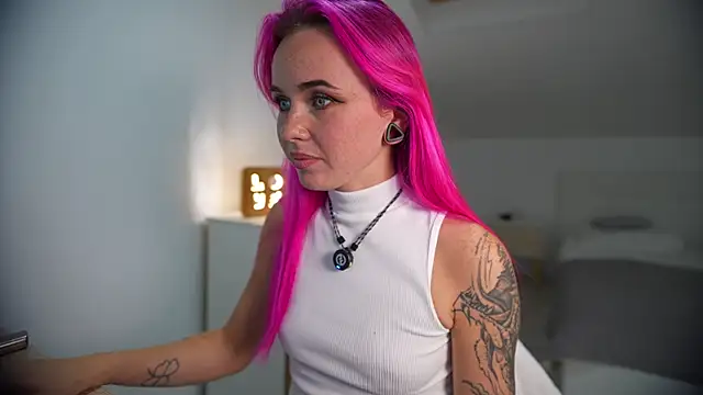 Sarah Pink online show from 09-27-25, 06:36