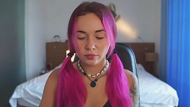 Sarah Pink online show from 01-14-26, 01:53