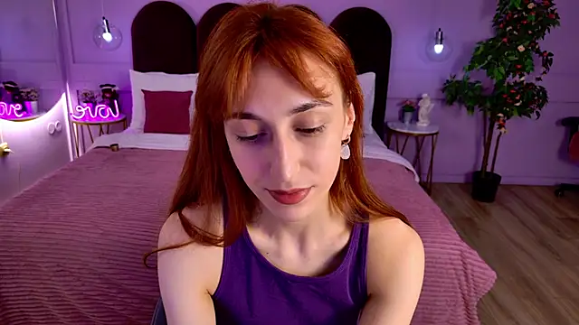 Snapshot of LeyaAtwood chatting on 05-20-26, 04:04 LeyaAtwood online show from 05-20-26, 04:04