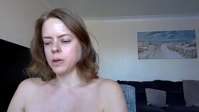 Snapshot of ElizabethArden42- chatting on 04-30-26, 09:05 ElizabethArden42- online show from 04-30-26, 09:05