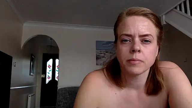 Snapshot of ElizabethArden42- chatting on 05-08-26, 06:56 ElizabethArden42- online show from 05-08-26, 06:56