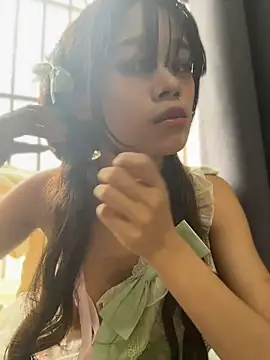Snapshot of srr6677 chatting on 05-15-26, 02:53 srr6677 online show from 05-15-26, 02:53