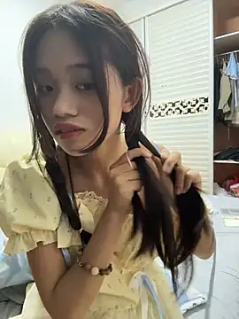 Snapshot of srr6677 chatting on 05-28-26, 07:05 srr6677 online show from 05-28-26, 07:05