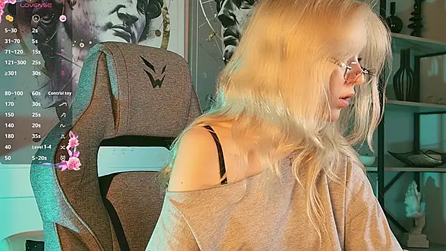 Snapshot of MaoqiBeverly chatting on 06-15-26, 10:48 MaoqiBeverly online show from 06-15-26, 10:48
