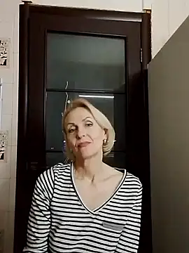 Snapshot of MichelleSolis chatting on 02-19-26, 04:26 MichelleSolis online show from 02-19-26, 04:26