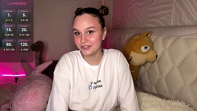 Snapshot of Barbie_Charm_ chatting on 02-15-26, 08:08 Barbie Charm online show from 02-15-26, 08:08