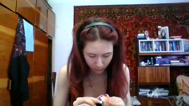 NickiKisinger online show from 04-11-26, 07:45