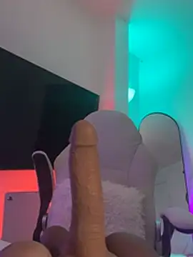 Snapshot of Just_Lu chatting on 02-08-26, 04:05 Just Lu online show from 02-08-26, 04:05