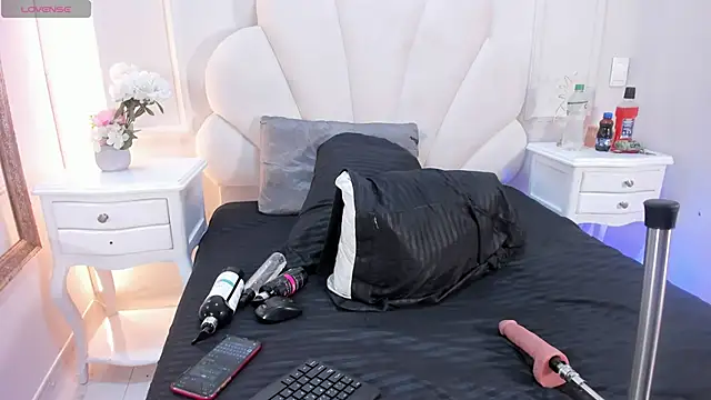 Haileysans online show from 04-15-26, 04:18