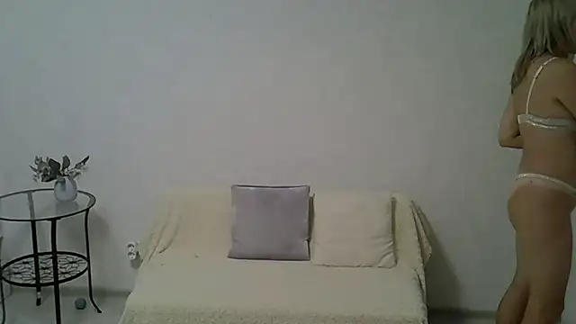Snapshot of Opaldream chatting on 05-27-26, 10:06 Opaldream online show from 05-27-26, 10:06