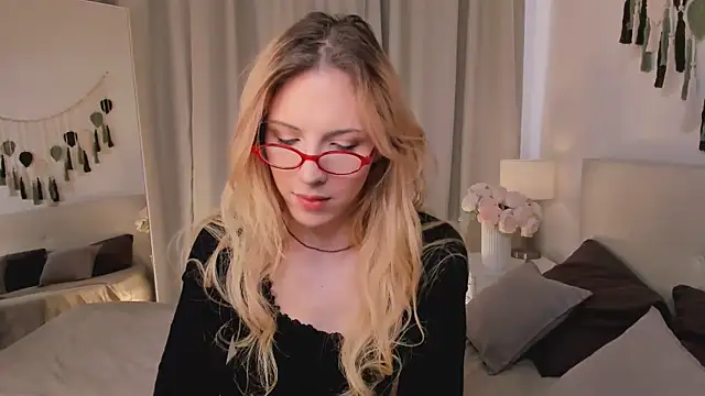 Tiffany  King online show from 05-10-26, 05:55