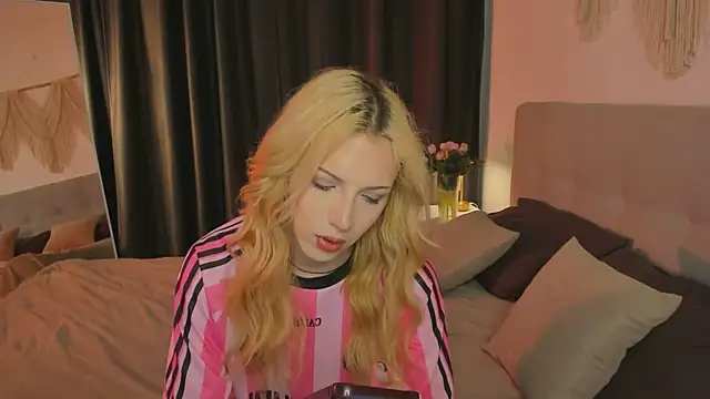 Tiffany  King online show from 07-06-26, 11:06