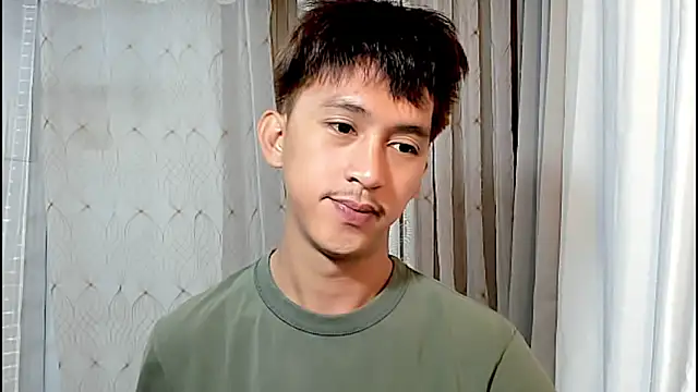 Snapshot of _andrie69_ chatting on 04-25-26, 11:35 andrie69 online show from 04-25-26, 11:35