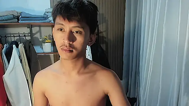 Snapshot of _andrie69_ chatting on 06-28-26, 02:01 andrie69 online show from 06-28-26, 02:01