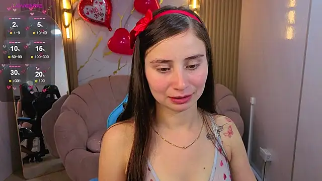 Snapshot of Ariana18_b chatting on 02-11-26, 01:00 Ariana18 b online show from 02-11-26, 01:00