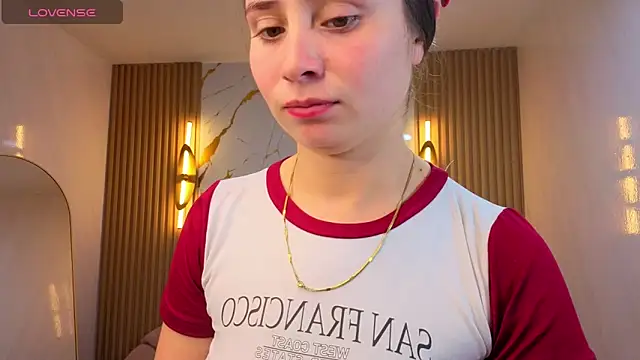 Snapshot of Ariana18_b chatting on 02-28-26, 12:49 Ariana18 b online show from 02-28-26, 12:49