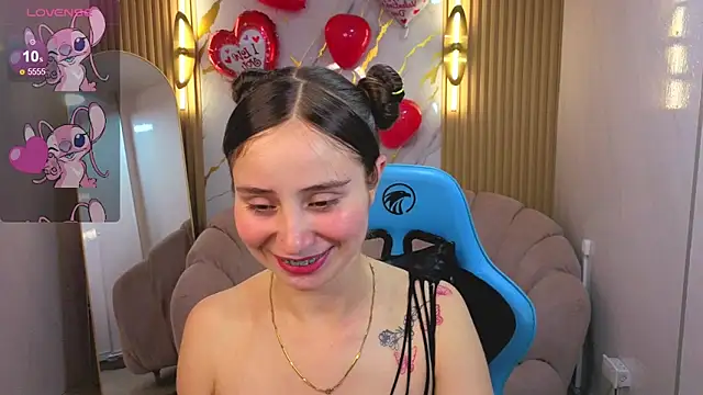 Snapshot of Ariana18_b chatting on 02-26-26, 12:49 Ariana18 b online show from 02-26-26, 12:49