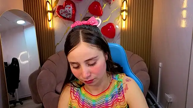 Snapshot of Ariana18_b chatting on 02-20-26, 12:51 Ariana18 b online show from 02-20-26, 12:51