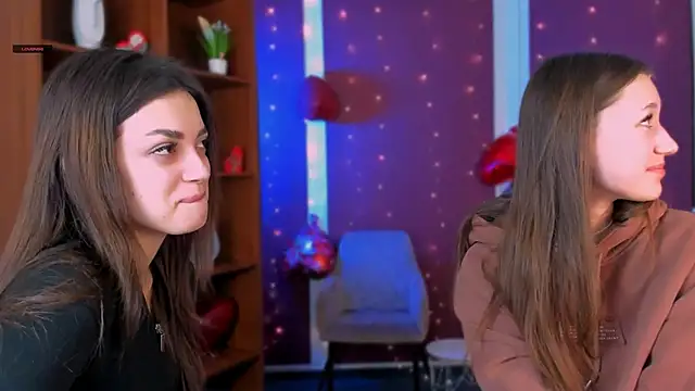 Snapshot of arianaa_cat chatting on 02-11-26, 06:02 arianaa cat online show from 02-11-26, 06:02