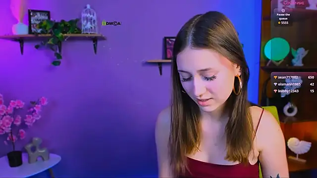 arianaa cat online show from 05-24-26, 11:48
