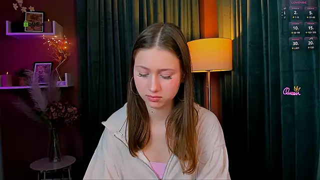 arianaa cat online show from 06-04-26, 06:45