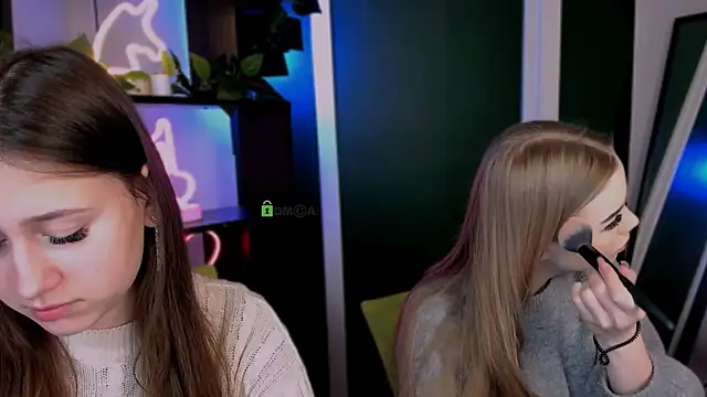 arianaa cat online show from 03-21-26, 07:20