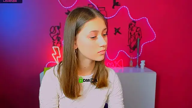 arianaa cat online show from 04-17-26, 06:55