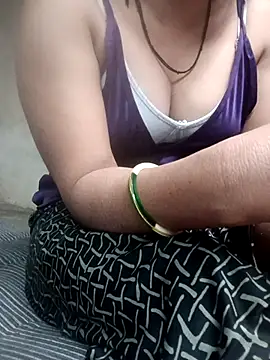 Snapshot of Annuhot143 chatting on 02-10-26, 08:46 Annuhot143 online show from 02-10-26, 08:46