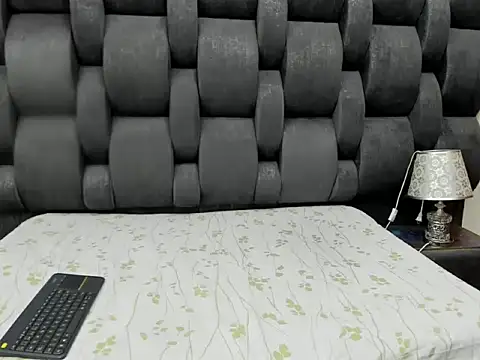 vlisper online show from 02-10-26, 05:56