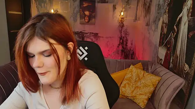 Snapshot of EllieFoxy chatting on 02-18-26, 09:44 EllieFoxy online show from 02-18-26, 09:44