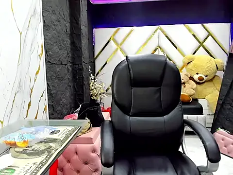 Snapshot of _EmilySquirt chatting on 02-21-26, 01:13 EmilySquirt online show from 02-21-26, 01:13