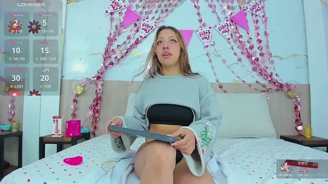 rebecca ponce  online show from 02-11-26, 06:30