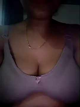 Snapshot of mistii07 chatting on 06-17-26, 07:35 mistii07 online show from 06-17-26, 07:35