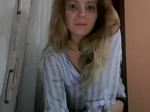 Snapshot of ChleoWild chatting on 02-06-26, 06:15 ChleoWild online show from 02-06-26, 06:15