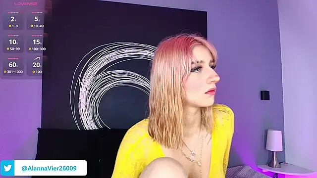 Snapshot of AlannaViera chatting on 04-24-26, 11:45 AlannaViera online show from 04-24-26, 11:45