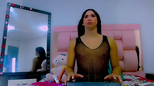 Snapshot of Sophia_Valentina chatting on 02-24-26, 05:08 Sophia Valentina online show from 02-24-26, 05:08