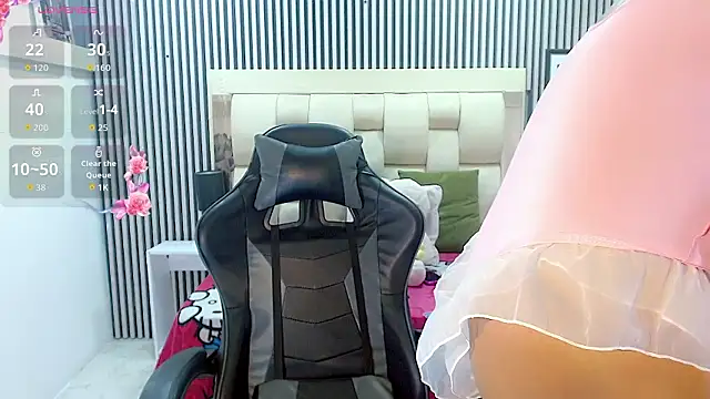 Snapshot of Sophia_Valentina chatting on 02-19-26, 12:57 Sophia Valentina online show from 02-19-26, 12:57