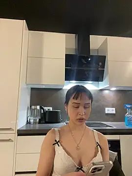 Just-Lilly online show from 04-11-26, 05:15