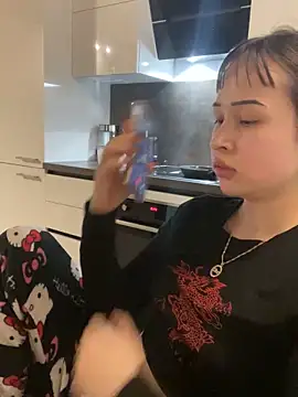 Just-Lilly online show from 04-11-26, 07:50