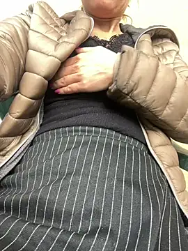 missgirl88 online show from 03-12-26, 01:04