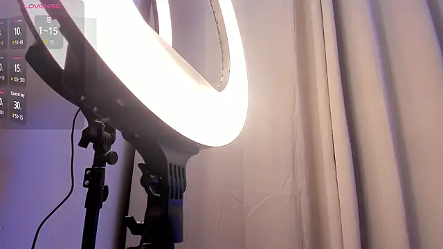 Snapshot of Lucia_velez chatting on 02-18-26, 02:20 Lucia velez online show from 02-18-26, 02:20