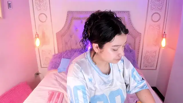 Snapshot of Honny_Blaice_ chatting on 06-19-26, 12:55 Honny Blaice online show from 06-19-26, 12:55