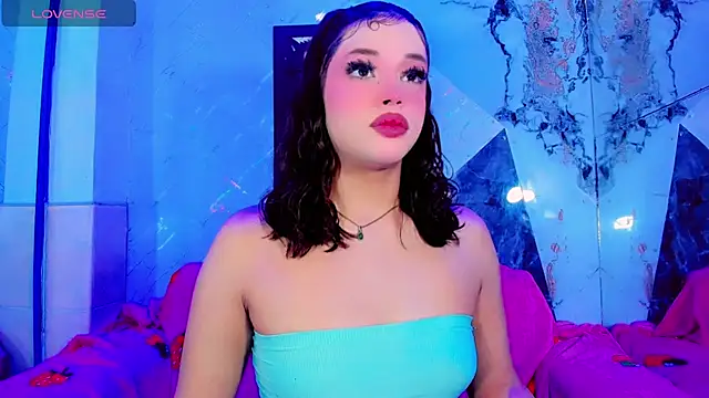 Snapshot of Cute_roxxxy chatting on 02-19-26, 12:35 Cute roxxxy online show from 02-19-26, 12:35