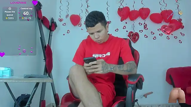 Snapshot of Steven_and_Camilo18 chatting on 02-20-26, 11:45 Steven and Camilo18 online show from 02-20-26, 11:45