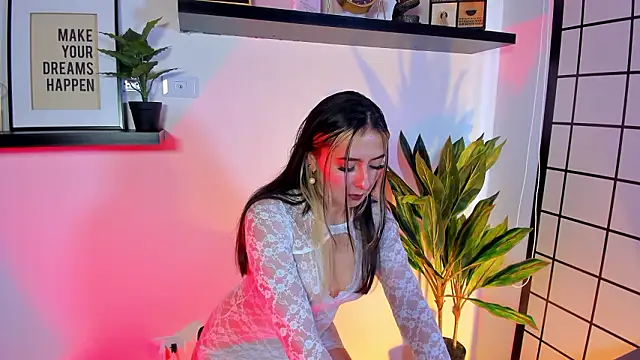 Giselle Laurens  online show from 03-15-26, 06:37