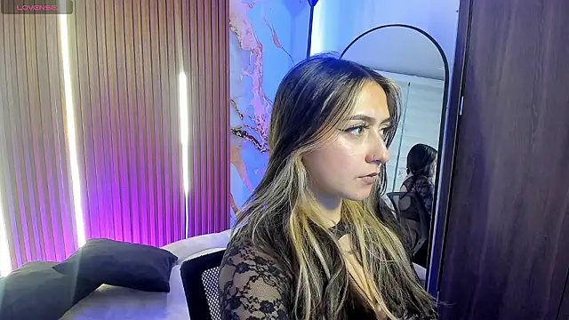 Giselle Laurens  online show from 03-06-26, 09:32