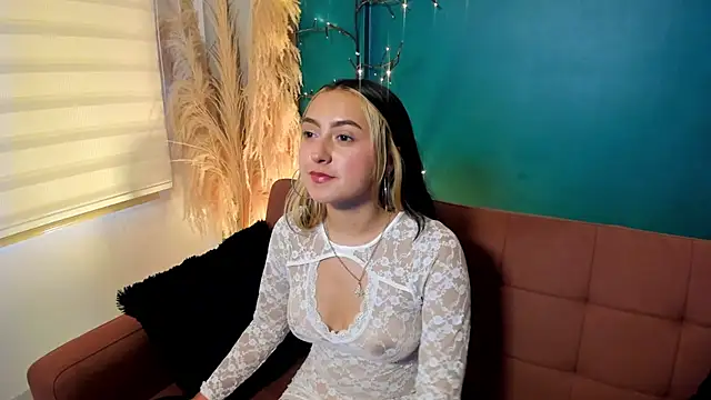 Giselle Laurens  online show from 02-11-26, 09:14